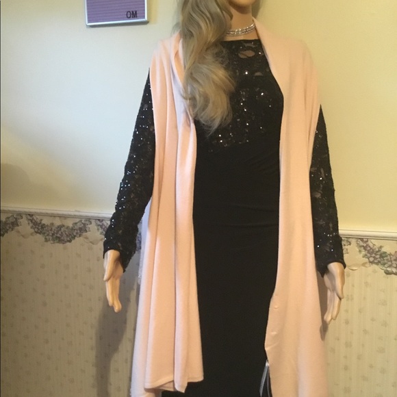 Pink shawl sleeveless poncho wrap with lace edging - Picture 7 of 8